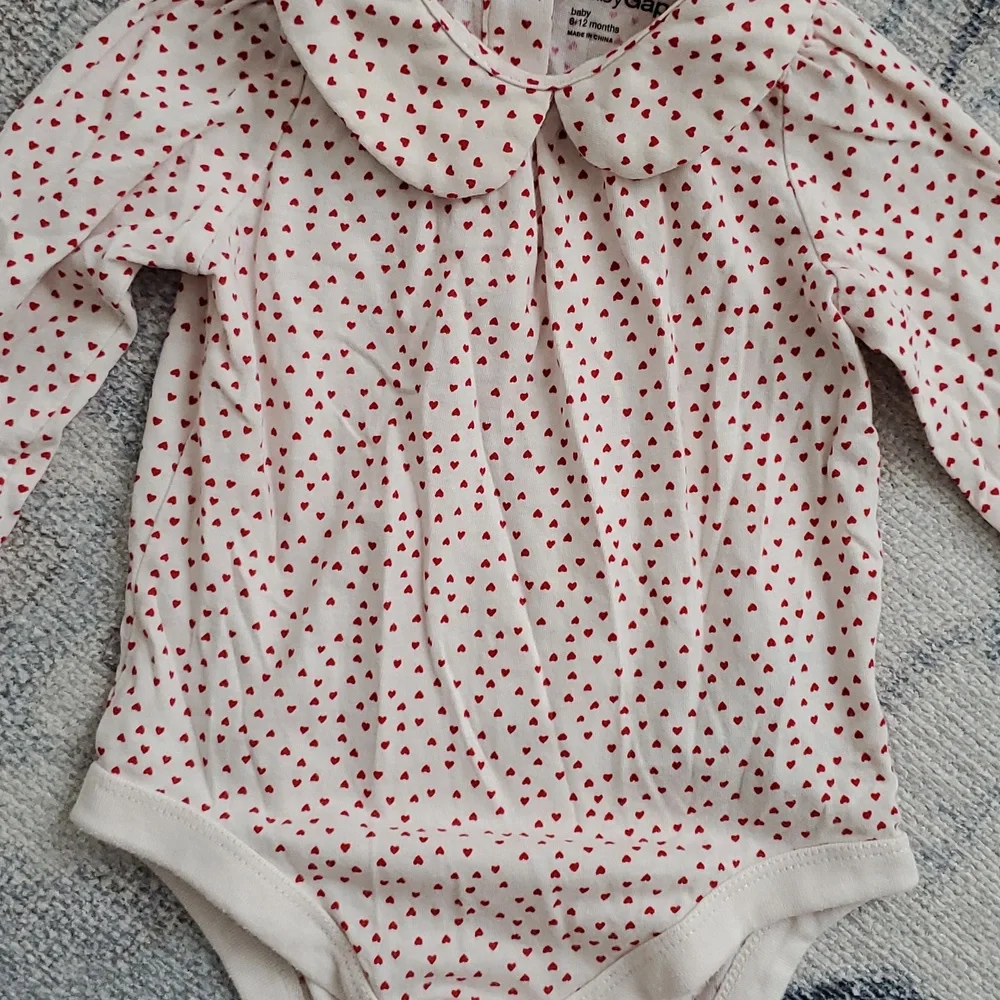 Baby Gap Infant Girls Tiny Hearts Collared Bodysuit Sz6-12m